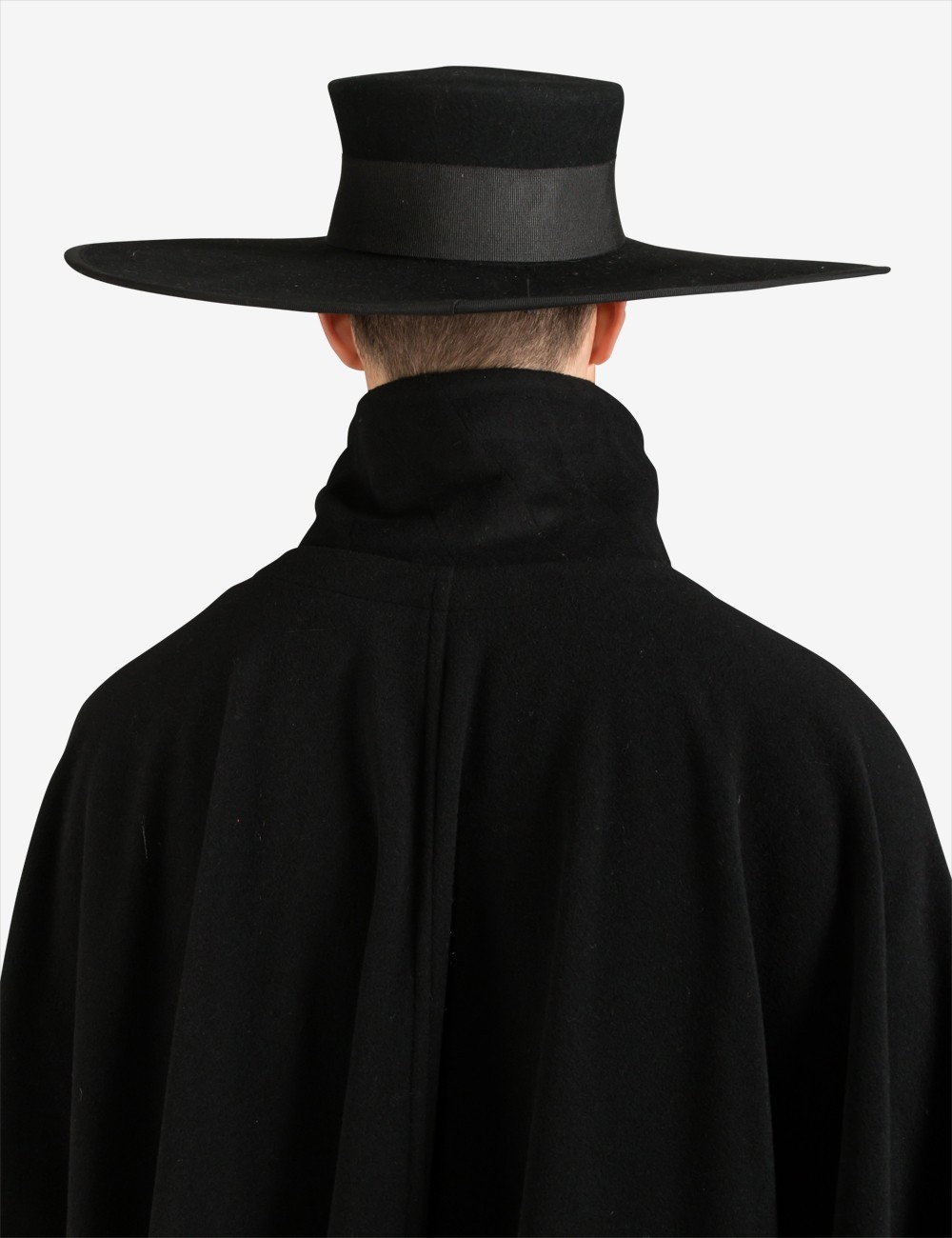 Dr hat. Шляпа священника. Шляпа у священнослужителей. Католическая шляпа. Готические шляпы мужские.