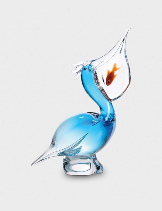 Pelikan mit Fisch