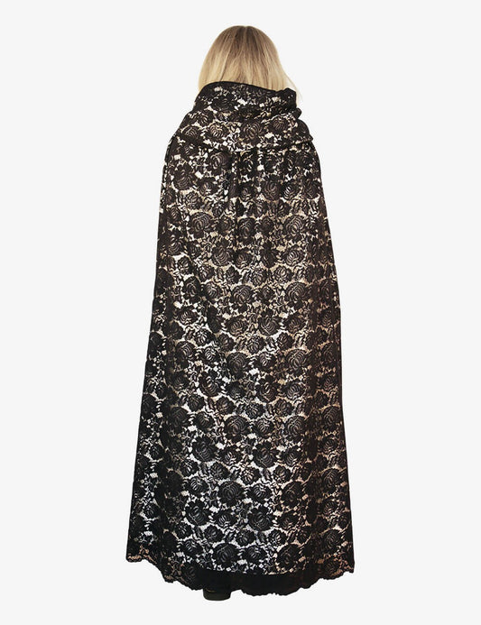 Cape en dentelle avec roses